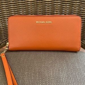 Michael Kors Continental Wristlet